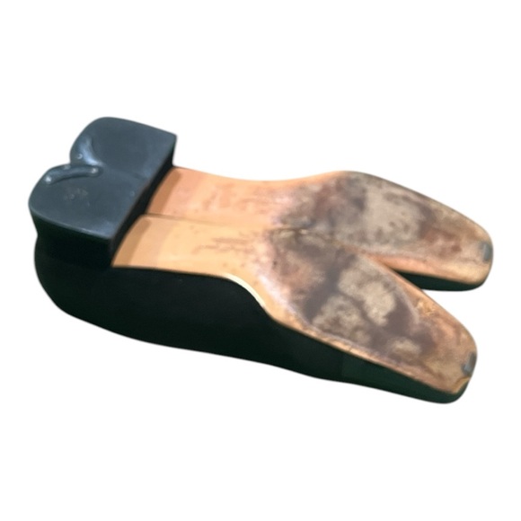 Salvatore Ferragamo Square Toe Pumps Black Suede Size 11. - Picture 7 of 7